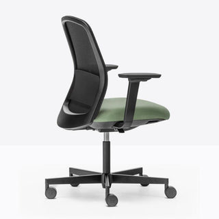 Pedrali Polar 3775 sedia con braccioli girevole, seduta imbottita e schienale con rete - Acquista ora su ShopDecor - Scopri i migliori prodotti firmati PEDRALI design