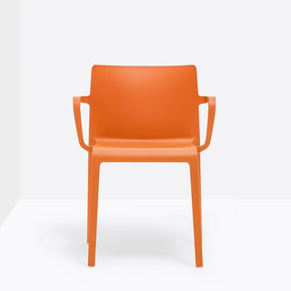 Pedrali Volt 675 sedia in polipropilene con braccioli per esterno Pedrali Arancio AR400E - Acquista ora su ShopDecor - Scopri i migliori prodotti firmati PEDRALI design
