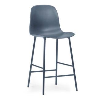 Normann Copenhagen Form sgabello alto in acciaio con seduta in polipropilene h. 65 cm. - Acquista ora su ShopDecor - Scopri i migliori prodotti firmati NORMANN COPENHAGEN design