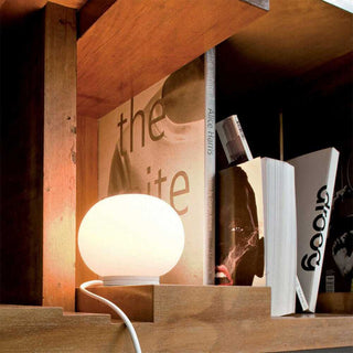 Flos Mini Glo-Ball T lampada da tavolo bianco opale Acquista i prodotti di FLOS su Shopdecor