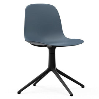 Normann Copenhagen Form sedia girevole in polipropilene con 4 gambe alluminio nero Normann Copenhagen Form Blue - Acquista ora su ShopDecor - Scopri i migliori prodotti firmati NORMANN COPENHAGEN design