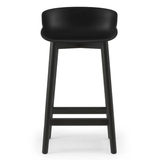 Normann Copenhagen Hyg sgabello in rovere nero con seduta in polipropilene h. 65 cm. - Acquista ora su ShopDecor - Scopri i migliori prodotti firmati NORMANN COPENHAGEN design