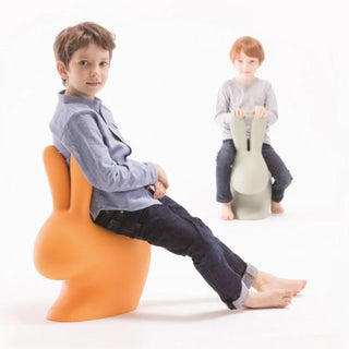 Qeeboo Rabbit Chair Baby sedia per bambini a forma di coniglio - Acquista ora su ShopDecor - Scopri i migliori prodotti firmati QEEBOO design