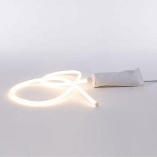 Seletti Daily Glow Toothpaste lampada da tavolo LED portatile - Acquista ora su ShopDecor - Scopri i migliori prodotti firmati SELETTI design