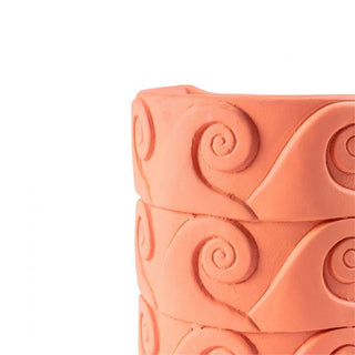 Seletti Magna Graecia Onde vaso da parete in terracotta 25x16 cm. - Acquista ora su ShopDecor - Scopri i migliori prodotti firmati SELETTI design