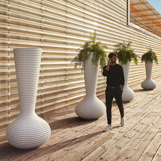 Vondom Bloom vaso bianco polietilene by Eugeni Quitllet Acquista i prodotti di VONDOM su Shopdecor