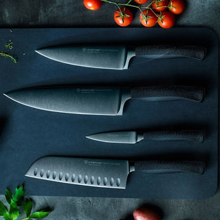 Wusthof Performer coltello santoku 17 cm. nero Acquista i prodotti di WÜSTHOF su Shopdecor